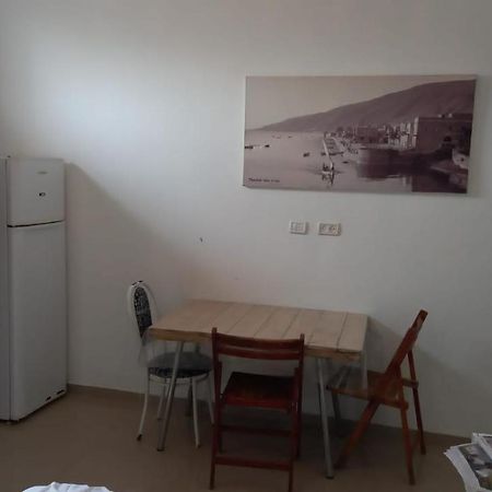 شقة פינה שקטה דקה הליכה לכנרת והטיילת طبريا المظهر الخارجي الصورة